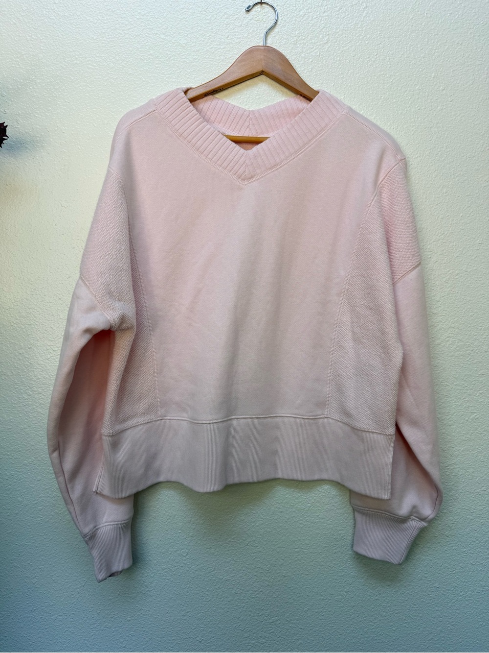NWT pink Aerie Après-Chill Sweatshirt